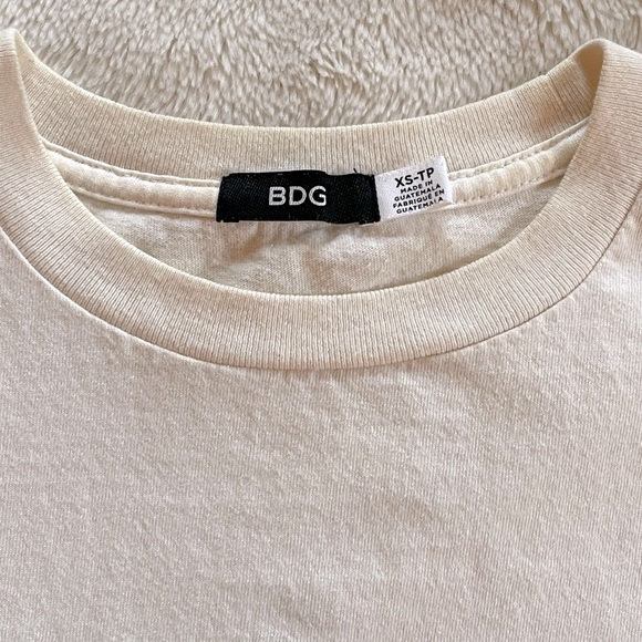 Urban Outfitters cropped white top - Picture 2 of 4